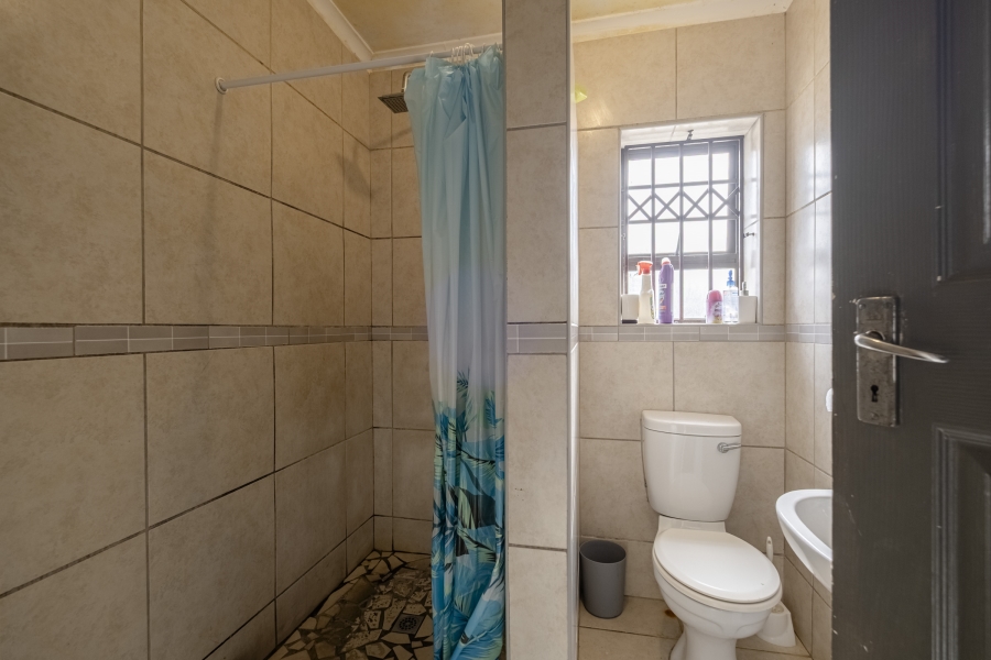 6 Bedroom Property for Sale in Summerstrand Eastern Cape